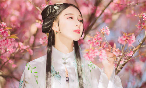 墨玉供卵试管婴儿：助您实现家庭梦想的科学方案